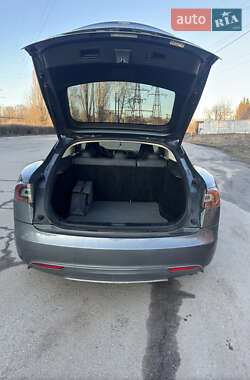 Лифтбек Tesla Model S 2014 в 