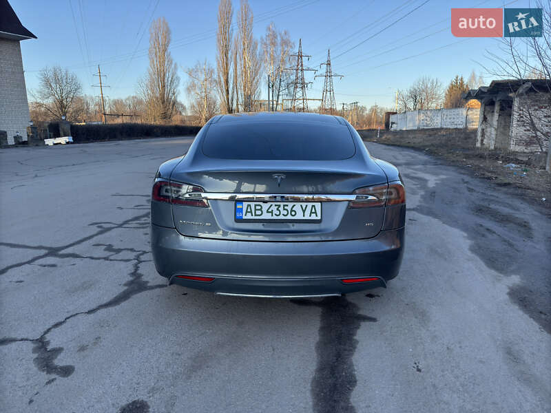 Лифтбек Tesla Model S 2014 в Львове