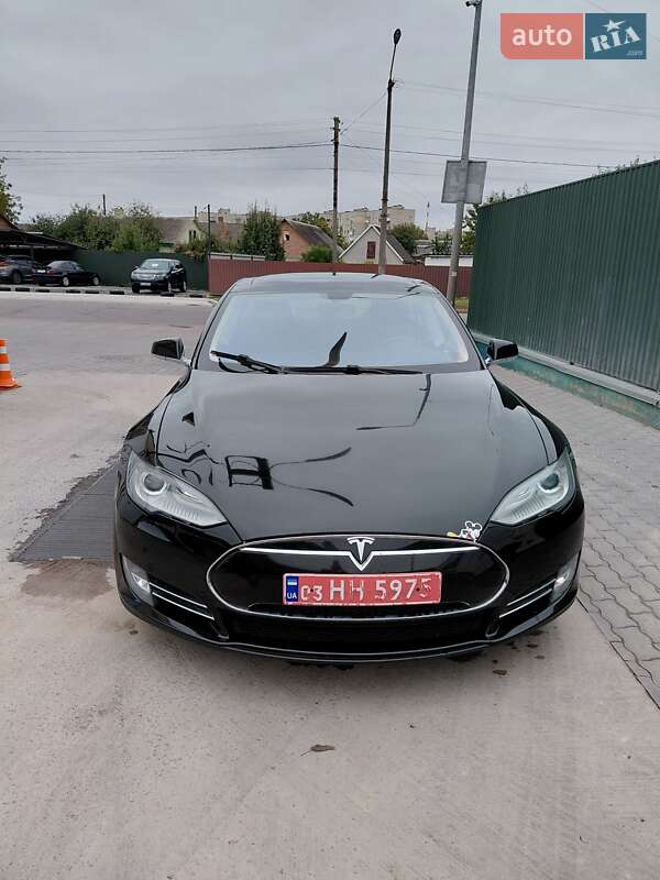 Ліфтбек Tesla Model S 2014 в 
