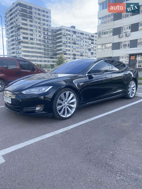 Ліфтбек Tesla Model S 2013 в Харкові