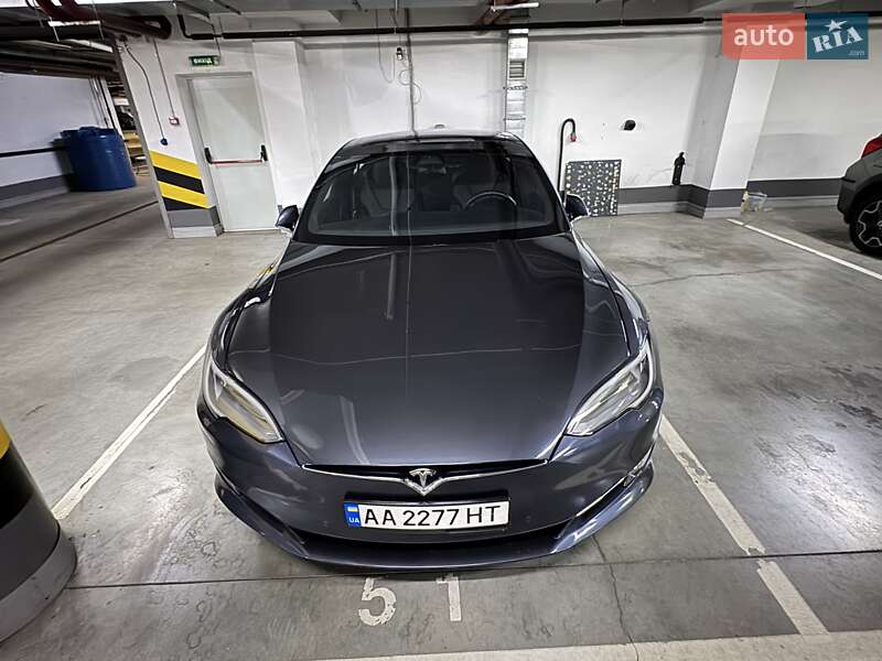 Ліфтбек Tesla Model S 2018 в Києві