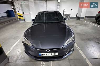 Ліфтбек Tesla Model S 2018 в 