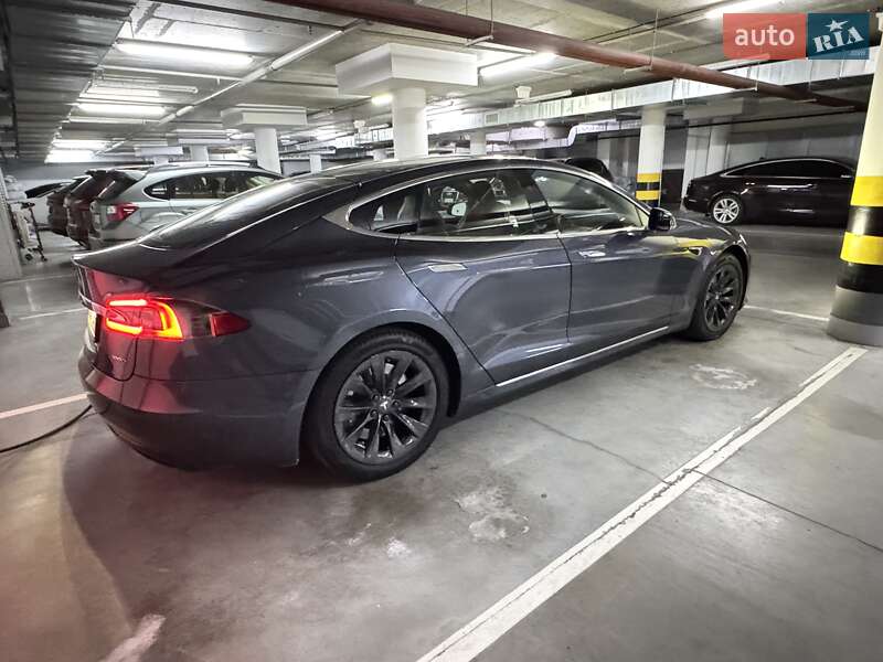 Ліфтбек Tesla Model S 2018 в Києві