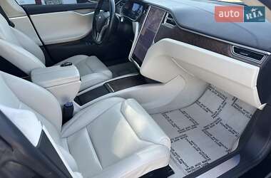 Лифтбек Tesla Model S 2017 в 