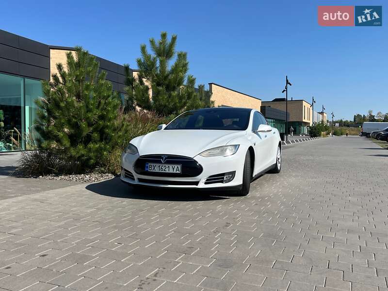 Лифтбек Tesla Model S 2016 в Хмельницком фото 3 Лифтбек Tesla Model S 2016 в Хмельницком