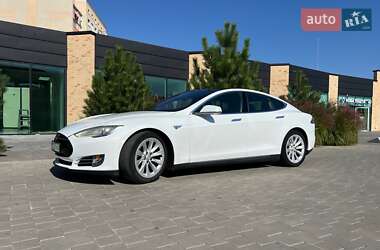 Лифтбек Tesla Model S 2016 в Хмельницком