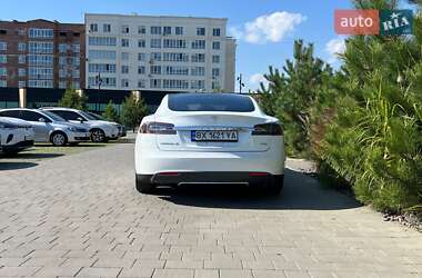 Лифтбек Tesla Model S 2016 в 