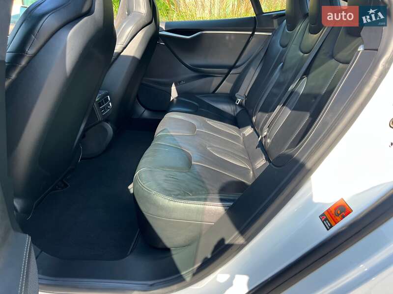 Лифтбек Tesla Model S 2016 в Хмельницком фото 13 Лифтбек Tesla Model S 2016 в Хмельницком