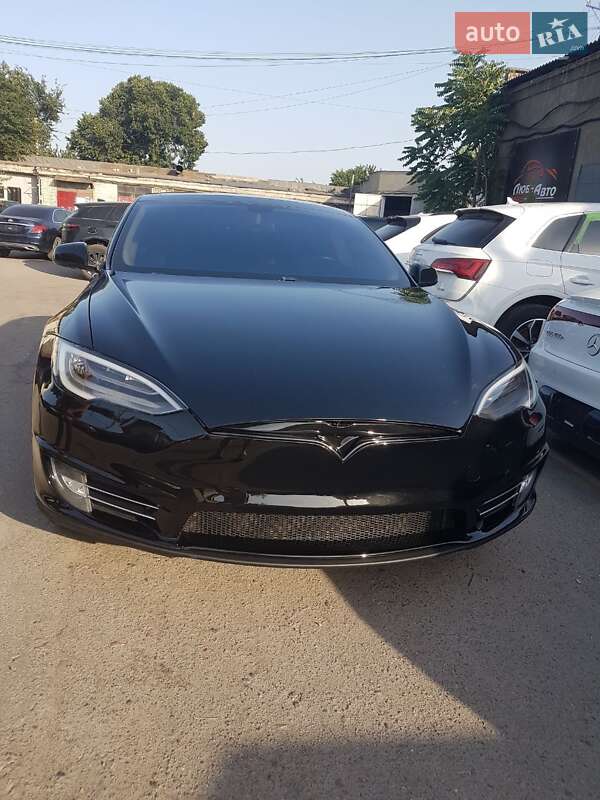 Ліфтбек Tesla Model S 2013 в 
