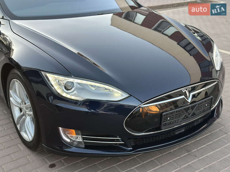Ліфтбек Tesla Model S 2015 в Одесі