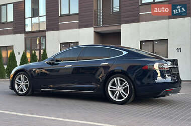 Tesla Model S 2015