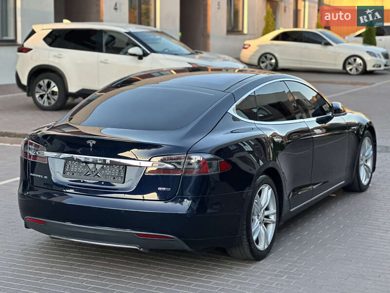Ліфтбек Tesla Model S 2015 в Одесі