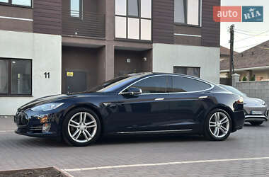 Лифтбек Tesla Model S 2015 в 