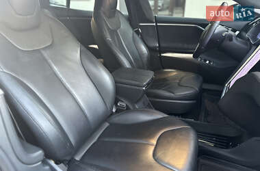 Лифтбек Tesla Model S 2015 в 