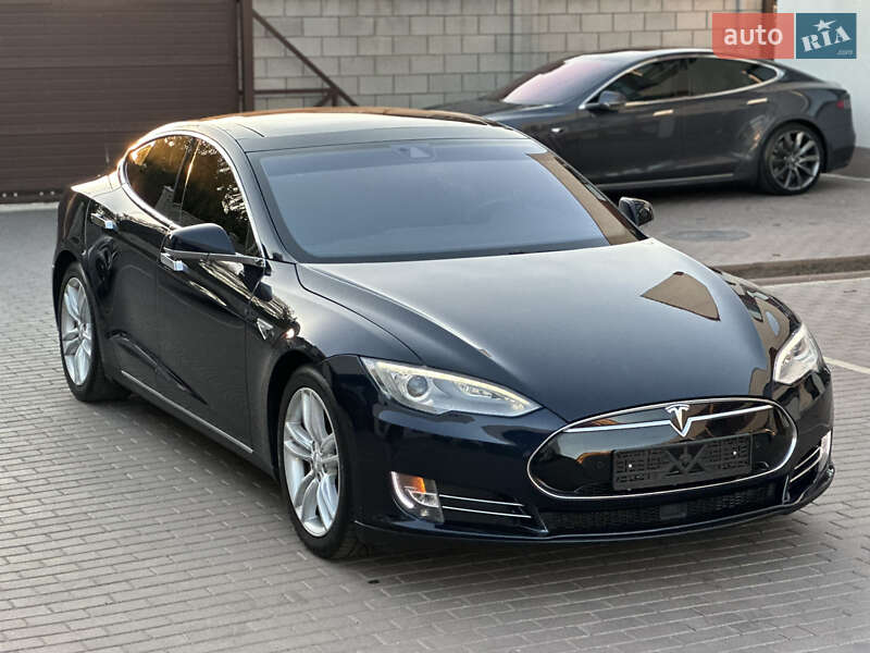 Ліфтбек Tesla Model S 2015 в Одесі