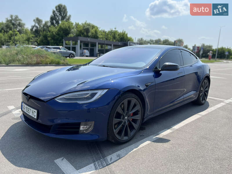 Tesla Model S 2019