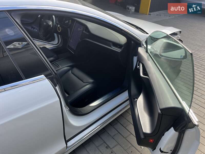 Ліфтбек Tesla Model S 2018 в Києві