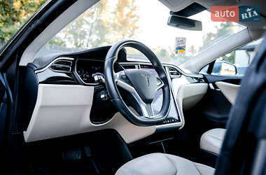 Лифтбек Tesla Model S 2015 в 