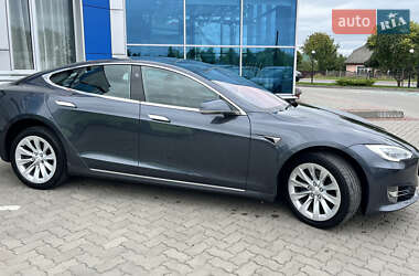 Лифтбек Tesla Model S 2017 в 