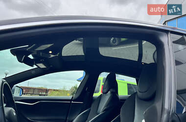 Лифтбек Tesla Model S 2017 в 