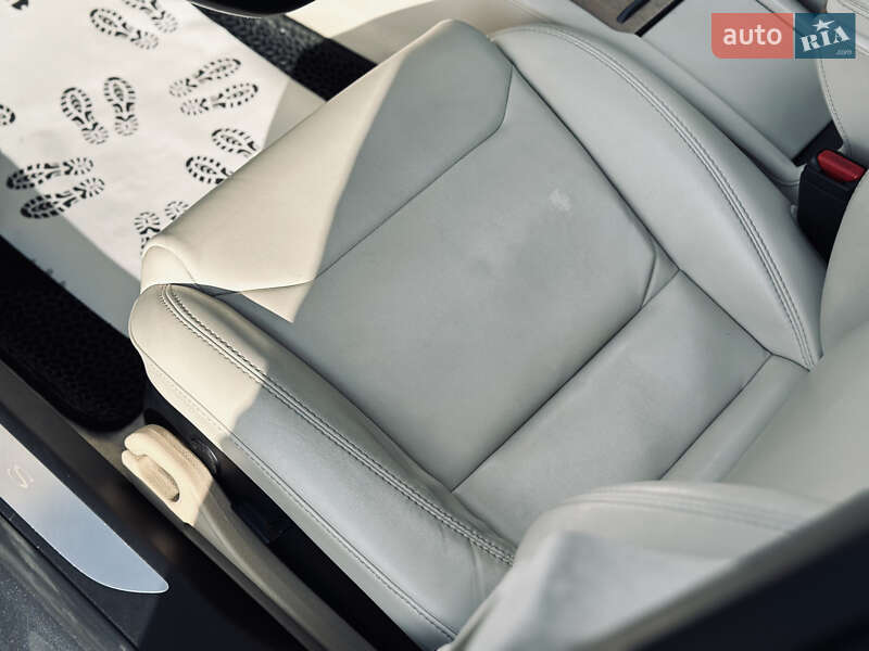 Ліфтбек Tesla Model S 2018 в Кременчуці