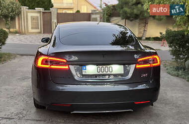 Ліфтбек Tesla Model S 2015 в 