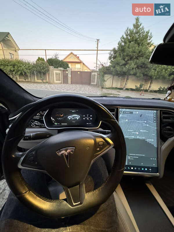 Ліфтбек Tesla Model S 2015 в Одесі
