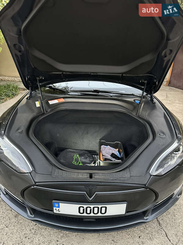 Ліфтбек Tesla Model S 2015 в Одесі