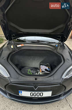 Ліфтбек Tesla Model S 2015 в 