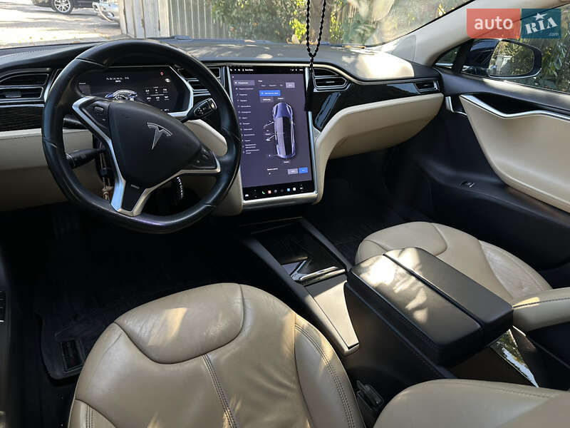 Лифтбек Tesla Model S 2013 в Запорожье