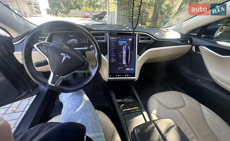 Лифтбек Tesla Model S 2013 в Запорожье
