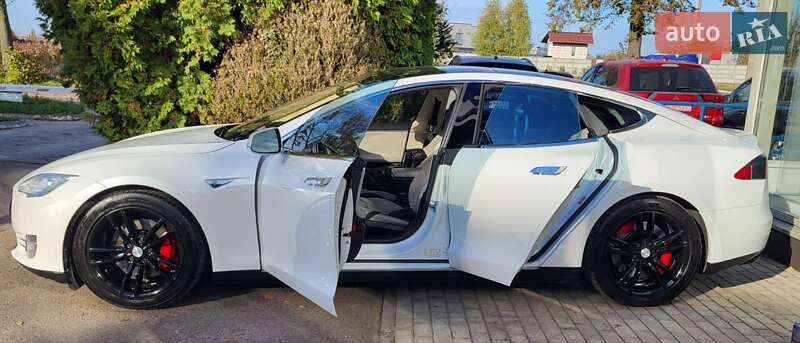 Ліфтбек Tesla Model S 2013 в Рівному