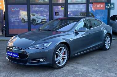 Tesla Model S 2014