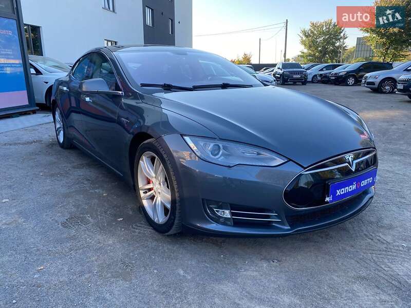 Ліфтбек Tesla Model S 2014 в Вінниці