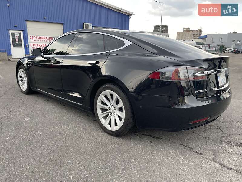 Лифтбек Tesla Model S 2016 в Киеве