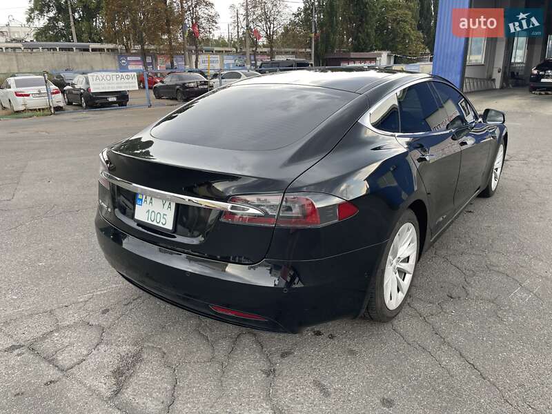 Лифтбек Tesla Model S 2016 в Киеве