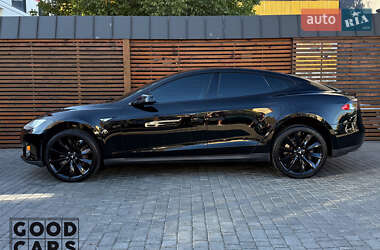 Ліфтбек Tesla Model S 2013 в 