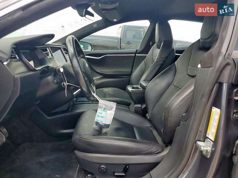Лифтбек Tesla Model S 2016 в Хмельницком