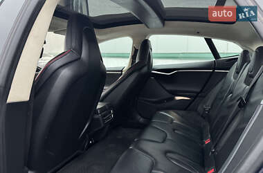 Лифтбек Tesla Model S 2014 в 