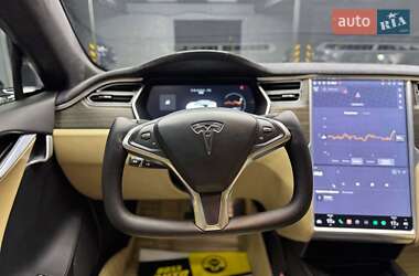 Лифтбек Tesla Model S 2016 в 