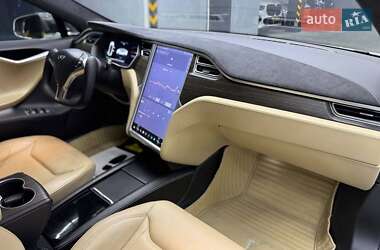 Лифтбек Tesla Model S 2016 в 