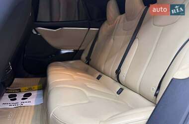 Лифтбек Tesla Model S 2016 в 