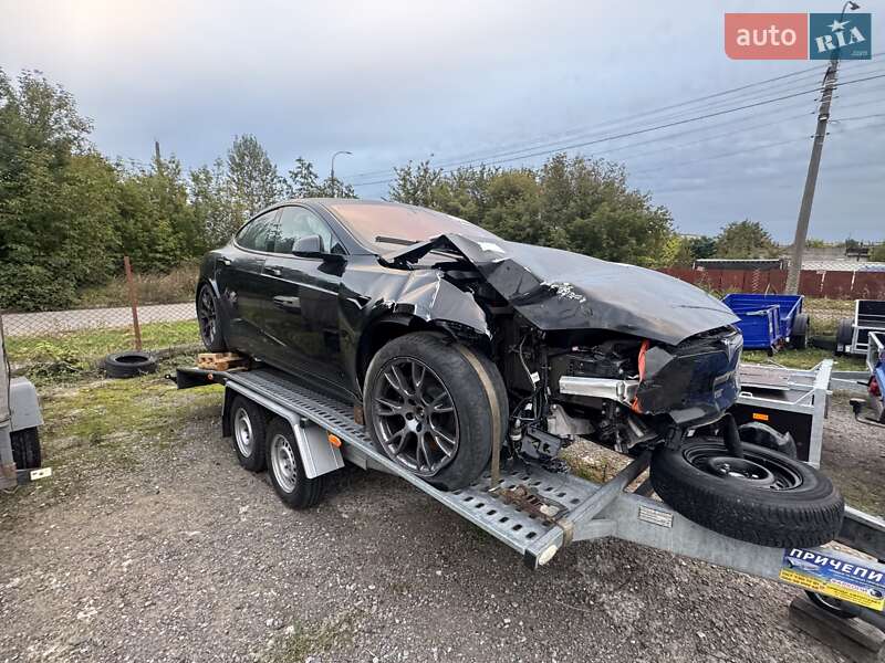 Лифтбек Tesla Model S 2022 в Ровно