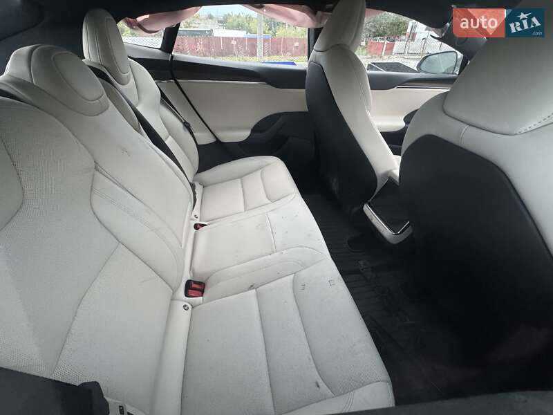 Лифтбек Tesla Model S 2022 в Ровно