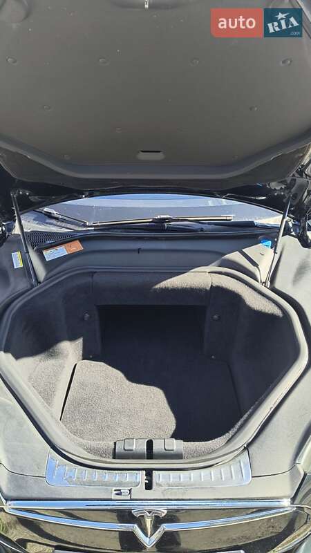 Ліфтбек Tesla Model S 2012 в Львові