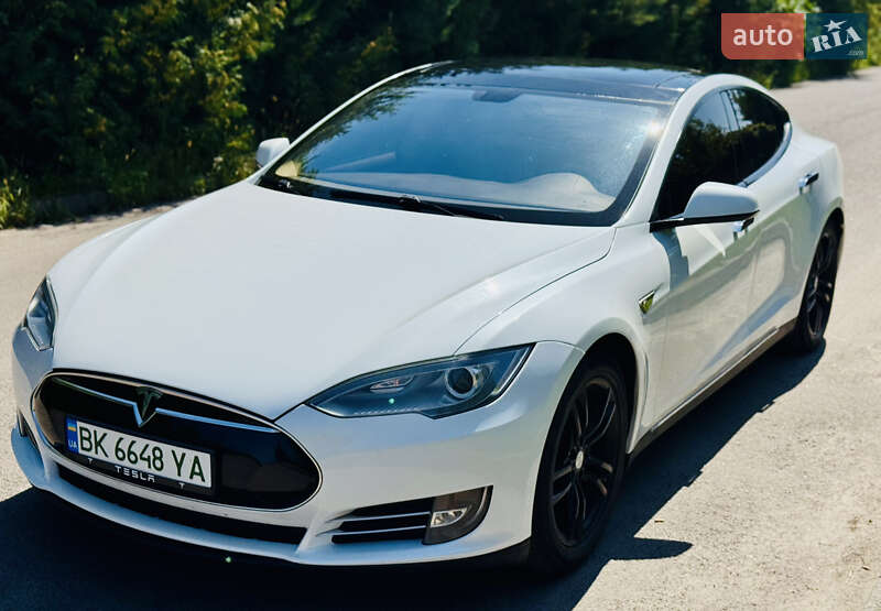 Лифтбек Tesla Model S 2013 в Ровно