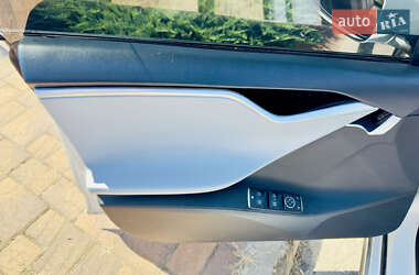 Ліфтбек Tesla Model S 2013 в 