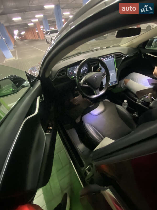 Лифтбек Tesla Model S 2014 в Киеве