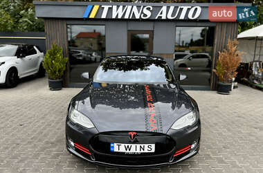 Лифтбек Tesla Model S 2015 в 
