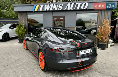 Лифтбек Tesla Model S 2015 в 